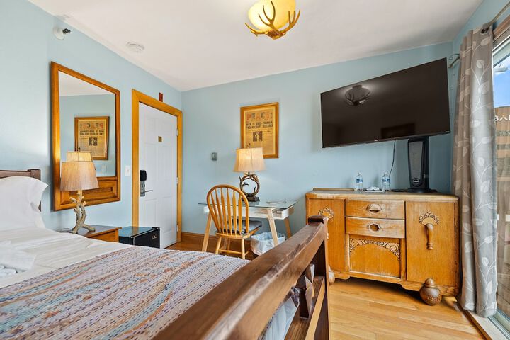 Room 22 of 38
