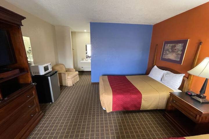 Room 14 of 107