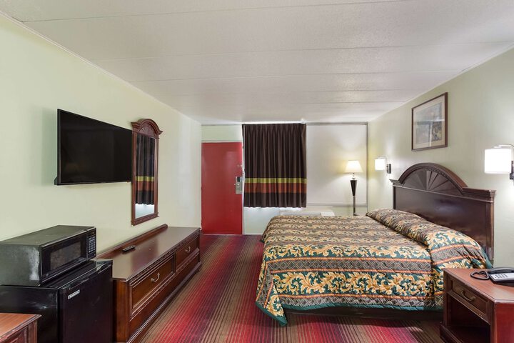 Room 12 of 43