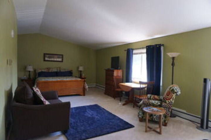 Fairbanks Moose Manor B & B