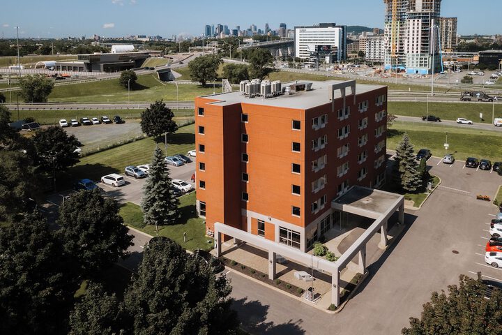 Hôtel Le Dauphin Montréal - Longueuil