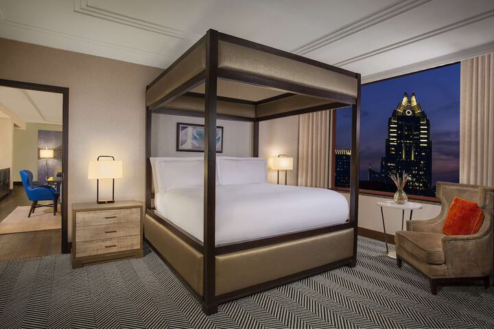 Room 13 of 87