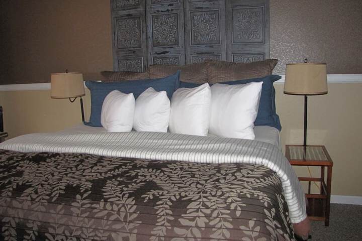 Room 11 of 35