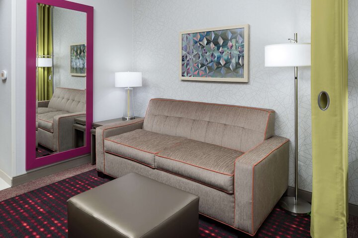Room 16 of 46