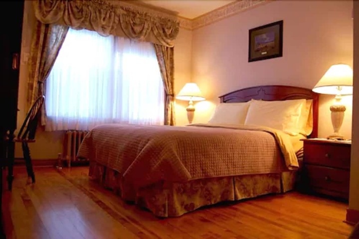 Room 38 of 183