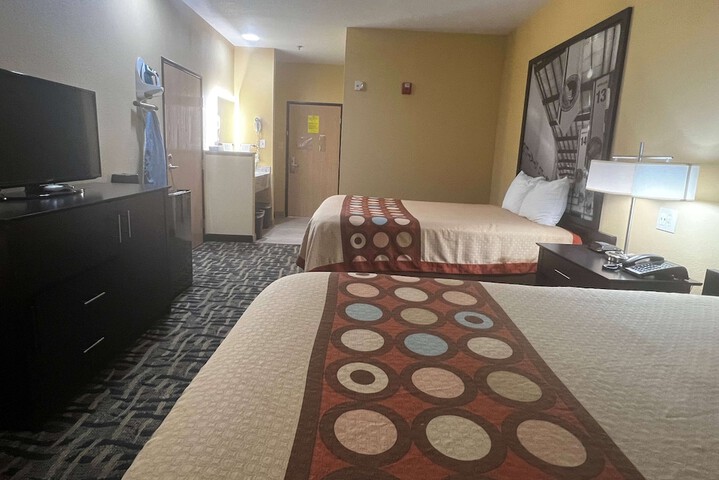 Room 15 of 27