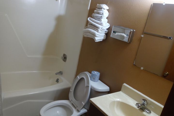 Roseau Motel