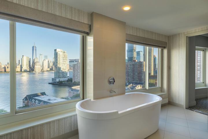 The Westin Jersey City Newport