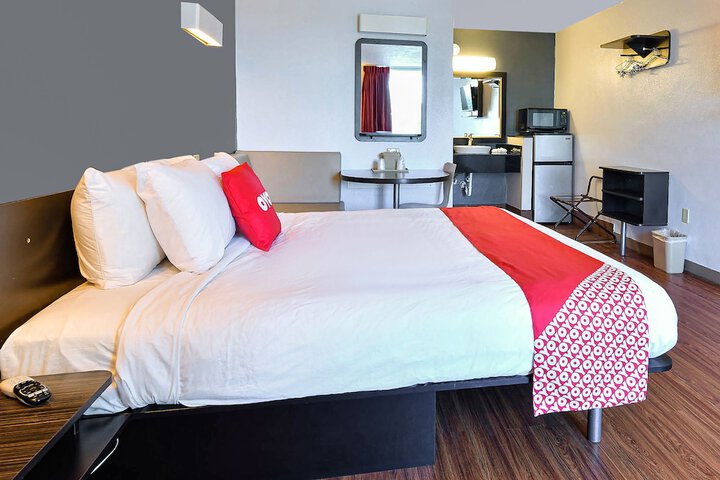 OYO Hotel Valdosta GA I-75