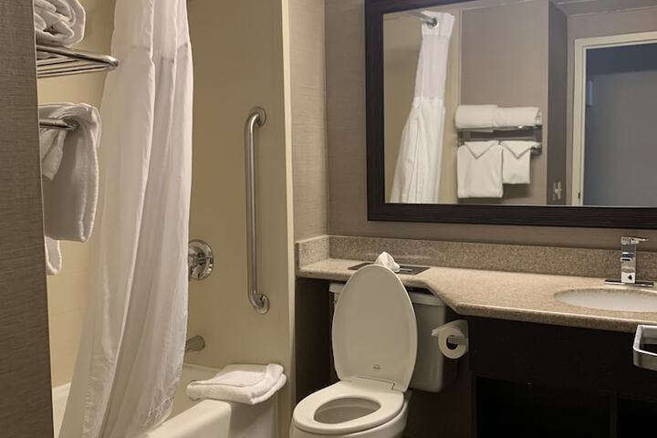 Room 11 of 26
