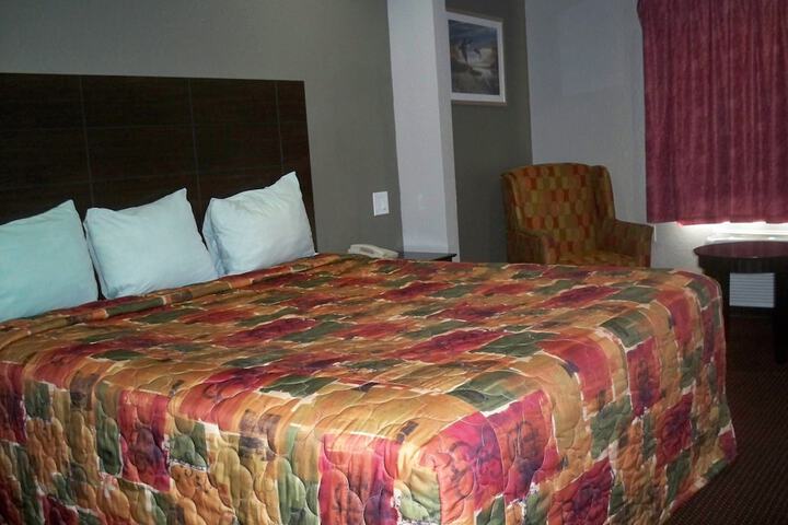 Room 32 of 65