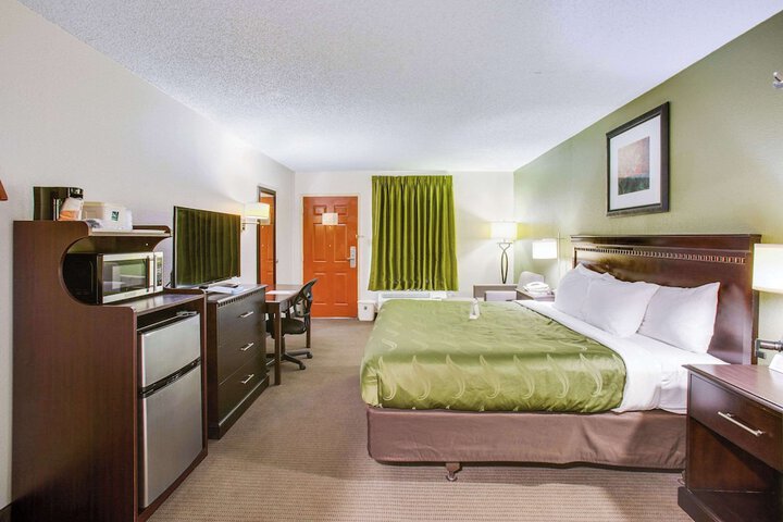 Room 21 of 28