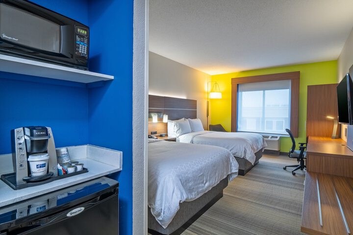 Holiday Inn Express Hotel & Suites Woodbridge by IHG