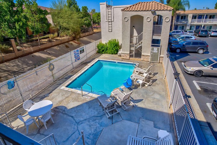 Pool 4 of 26