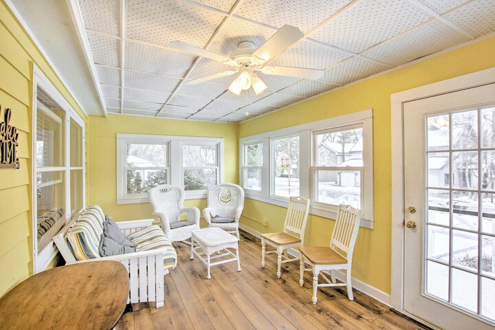 Green Lake Vacation Home w / Screened Porch!