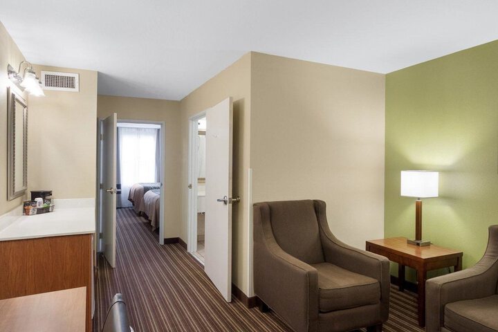 Room 30 of 39