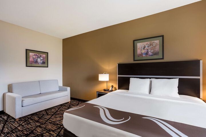 Room 10 of 26