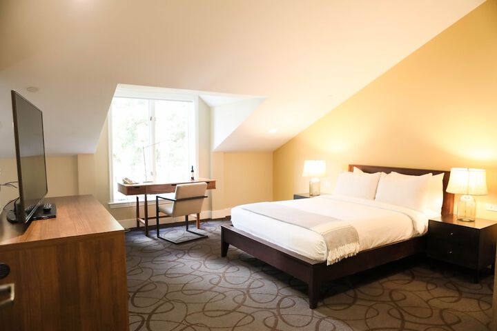 Room 47 of 95