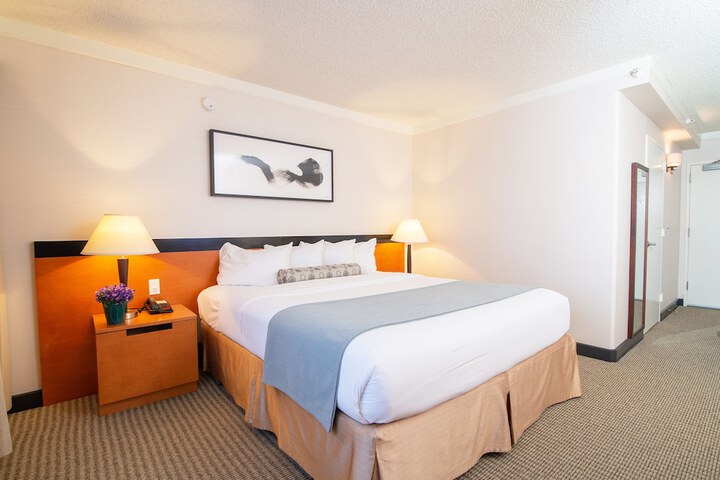 Room 18 of 29