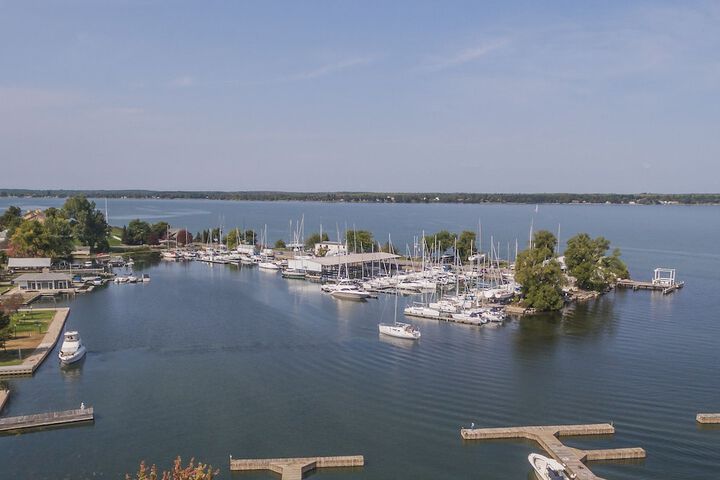 Harbor House Inn