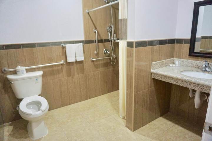 Room 15 of 26