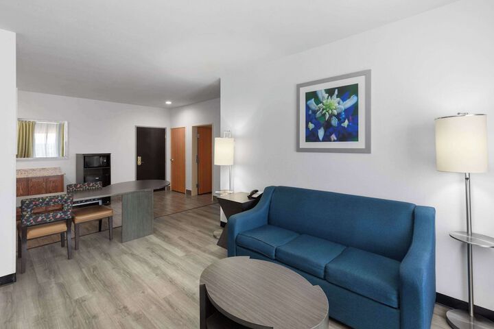Room 28 of 52