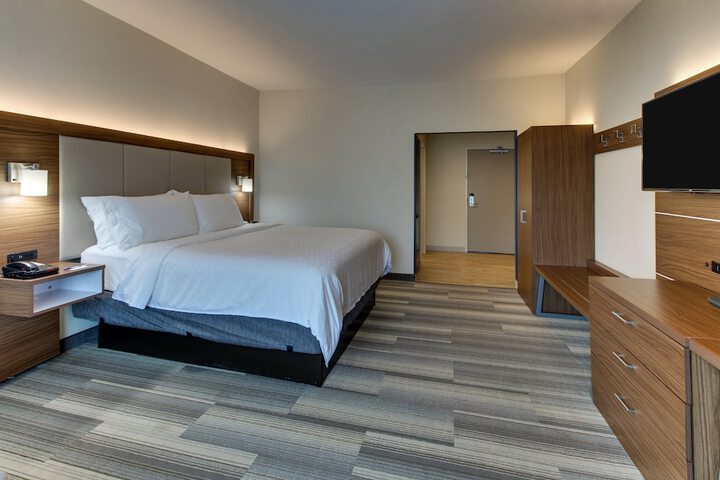 Room 53 of 91