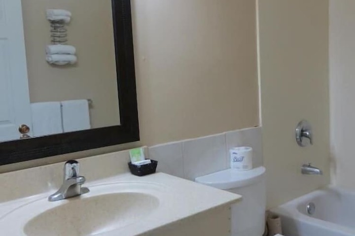 Room 12 of 26