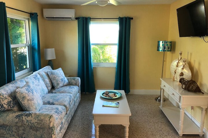 Room 136 of 198