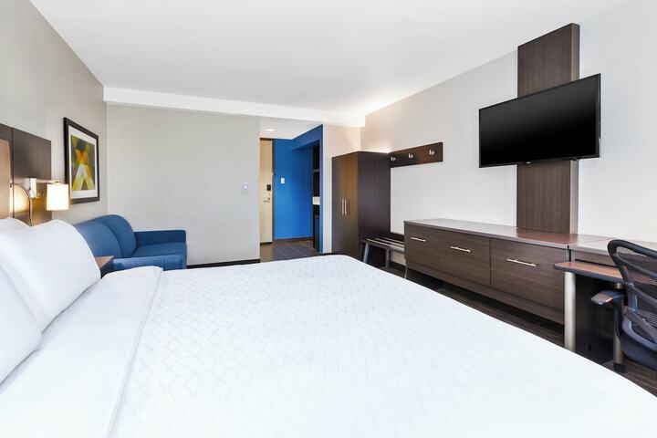 Room 20 of 33