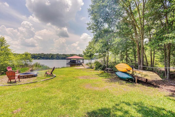 Lake Holbrook Waterfront Vacation Rental w / Dock!