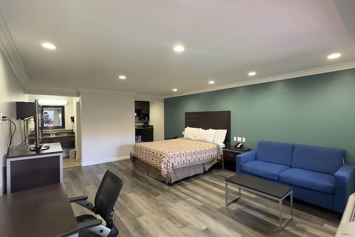 Garden Inn & Suites