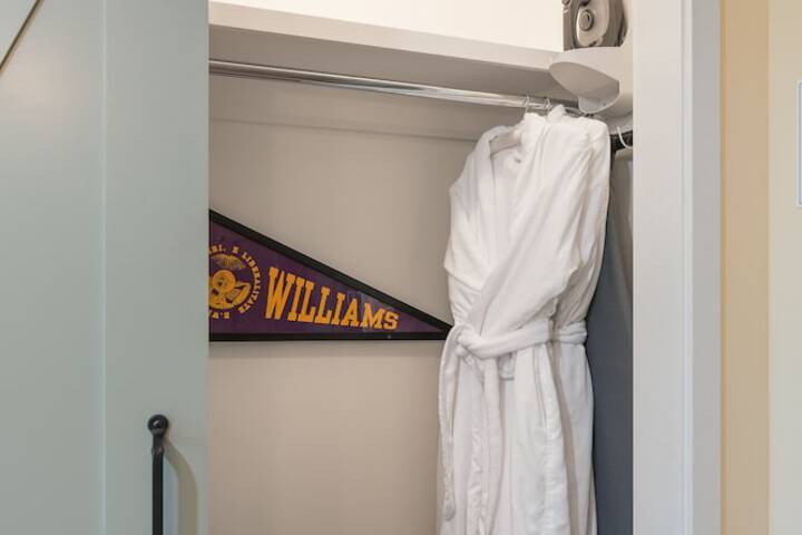 Room 11 of 40