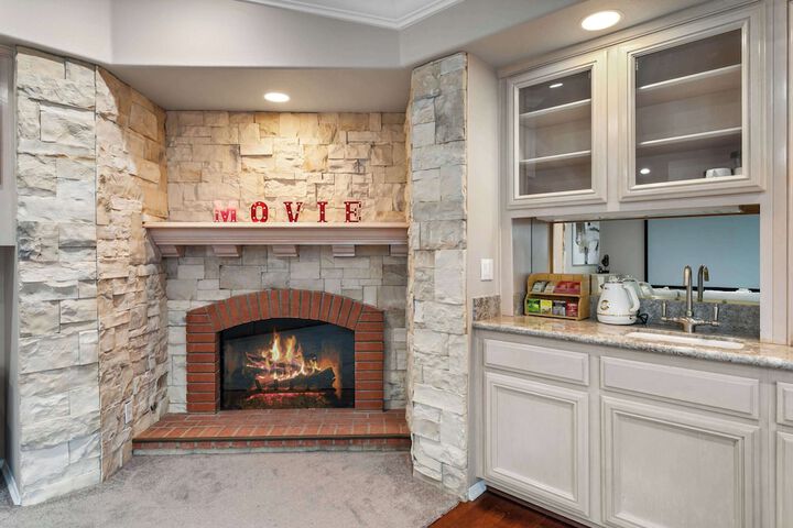 Luxury Pool Home w Theater Games & Mountain View