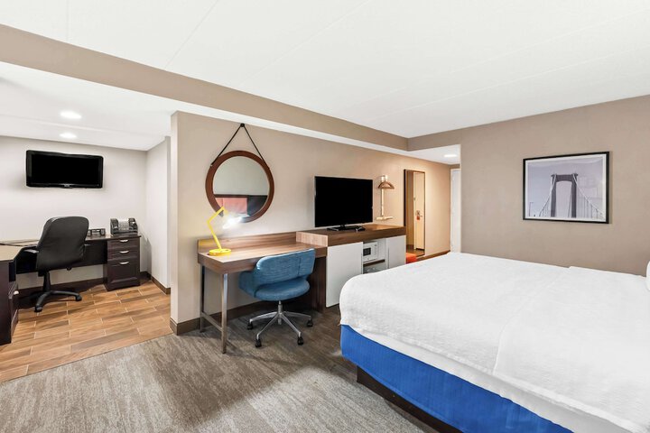 Hampton Inn Pennsville