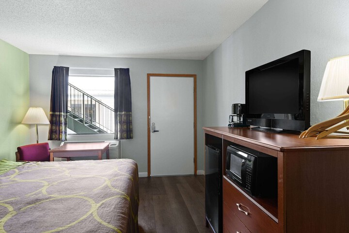 Room 22 of 40