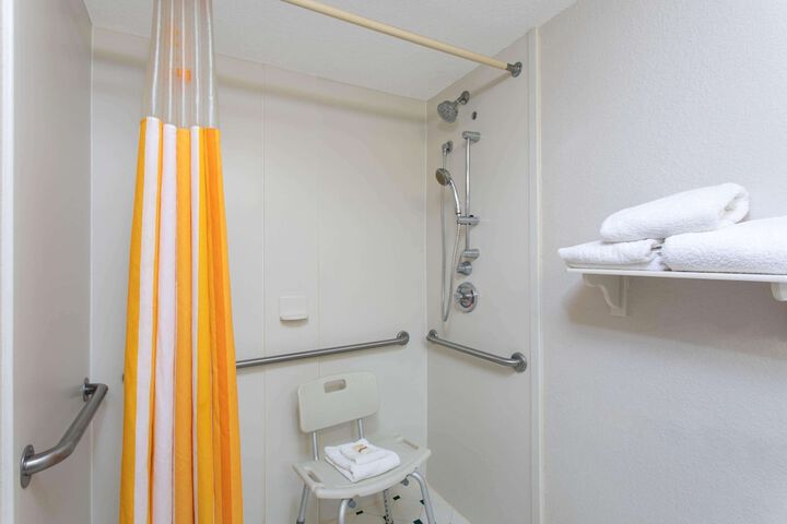 Room 21 of 48