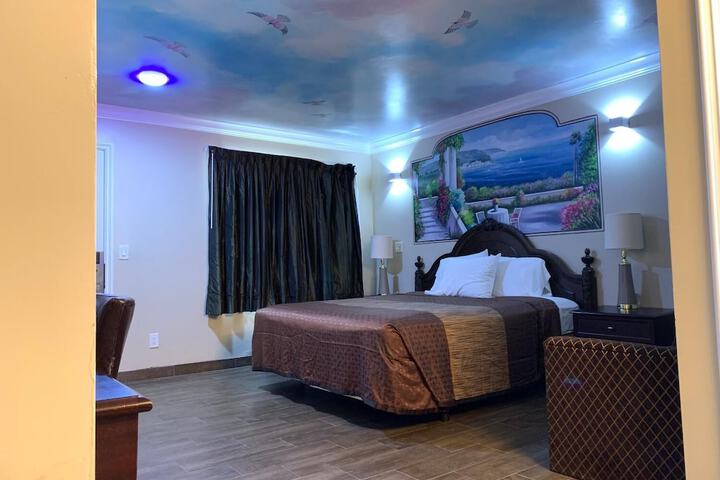 Room 9 of 36