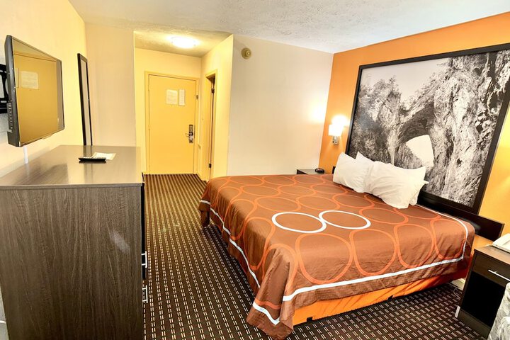 Room 12 of 21