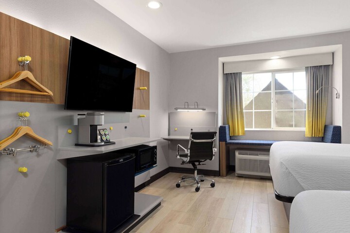 Microtel Inn & Suites by Wyndham Tracy