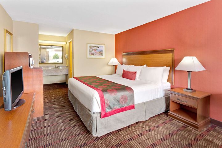 Room 13 of 20
