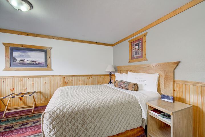 Livingston Inn - Historic