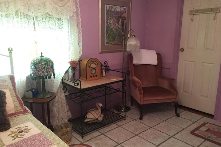 Shady Lady Bed & Breakfast