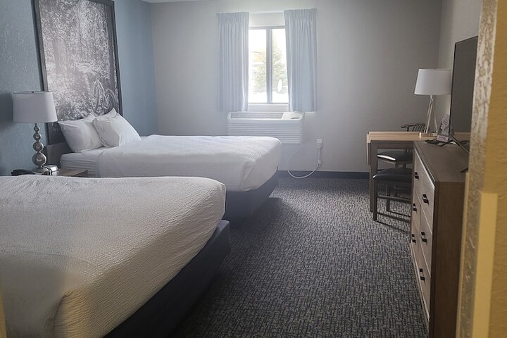 Room 27 of 64