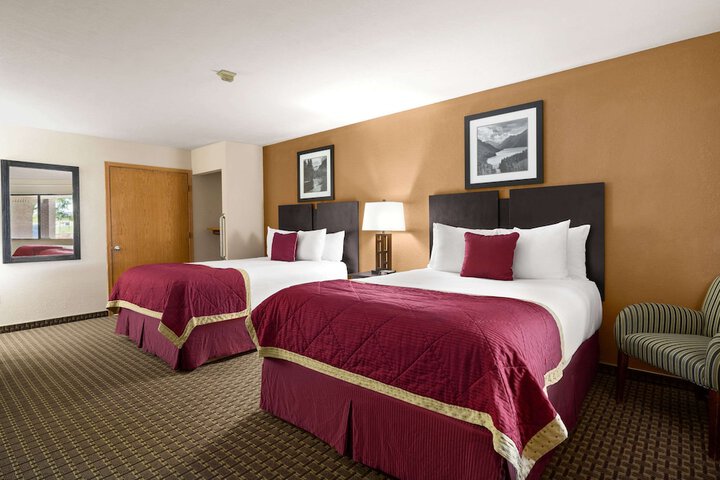 Room 16 of 39