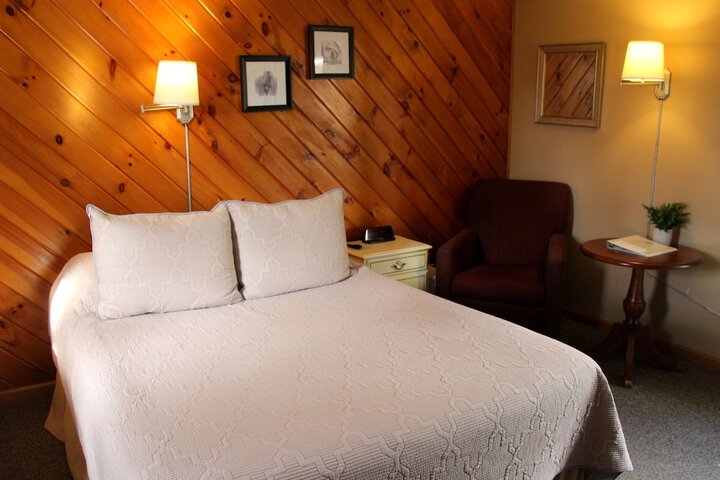 Room 9 of 20