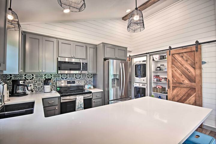 Grand Lake Cottage w / Hot Tub in Eucha