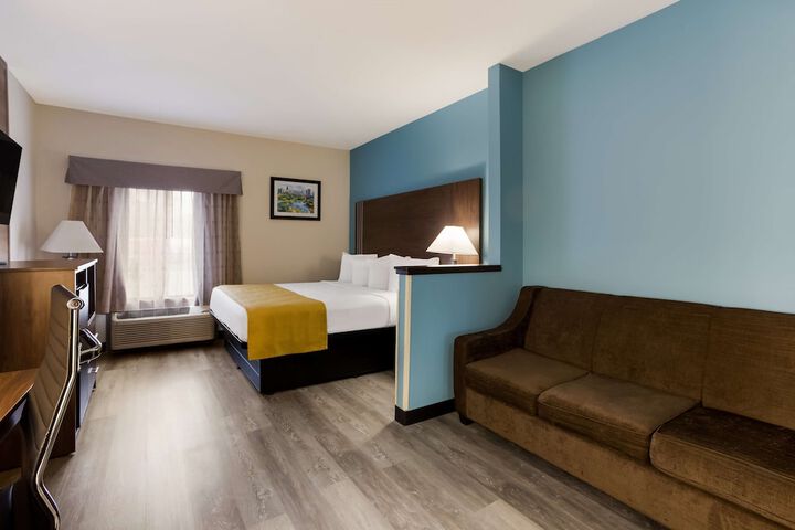 Room 25 of 39
