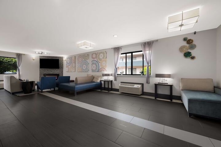 Hotel Interior 9 of 31