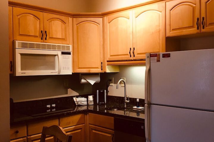 Room 15 of 48